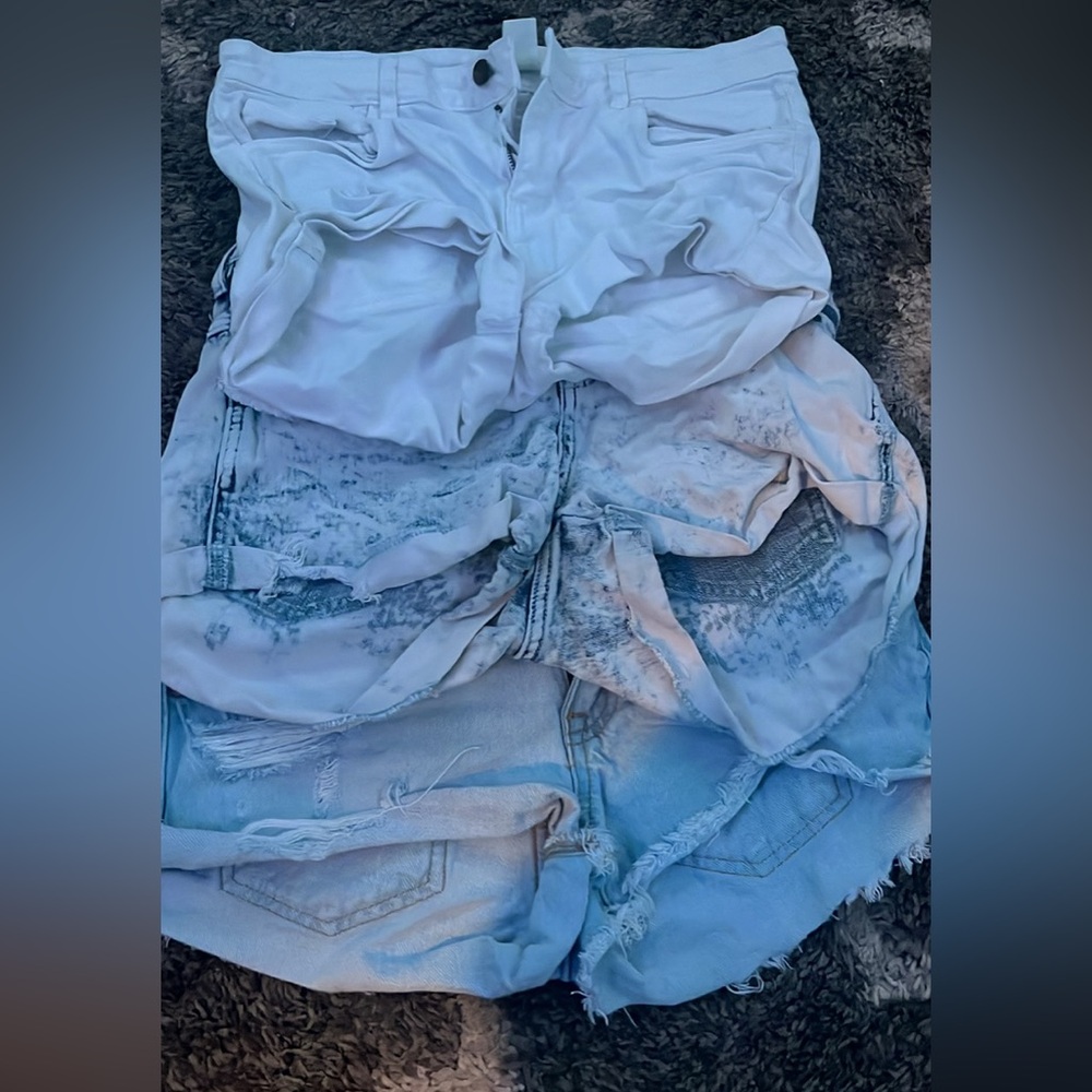 SHORTS BUNDLE
25$ for all 3!!!!
Or buy one for 5$!